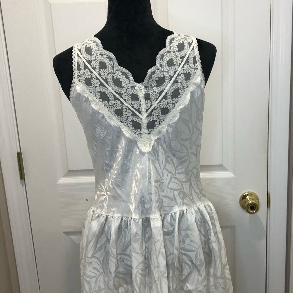 Erika Taylor vintage off white negligee nightgown, size medium - Picture 5 of 16